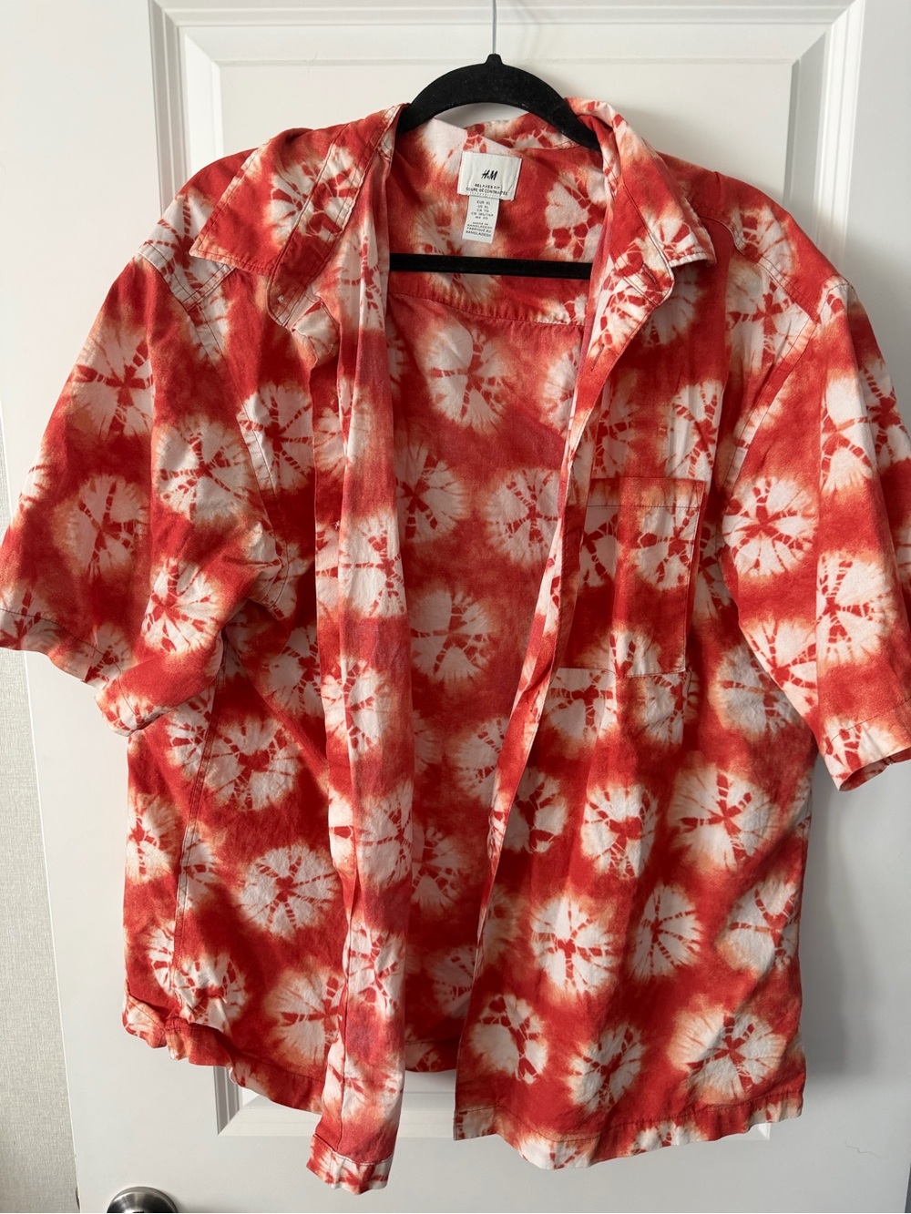 H&M Red & White Short Sleeve Tie-Dye Button-Down Shirt
